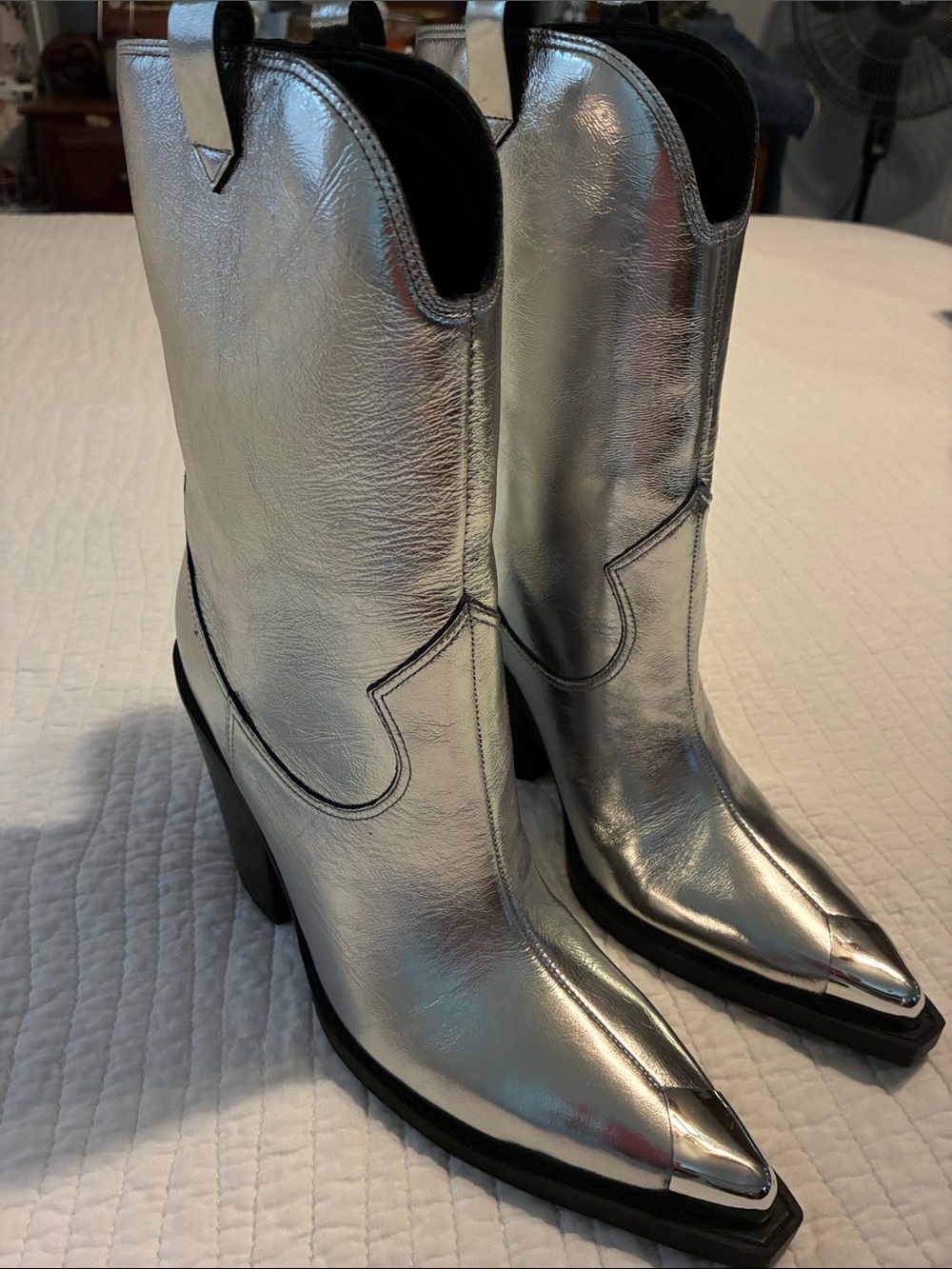 NIB Arezzo Bota Salto Smash Silver Heeled Boots Sz 8.5